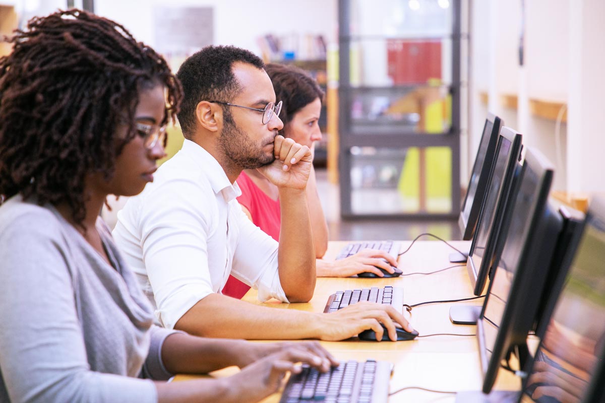 students working in a computer lab