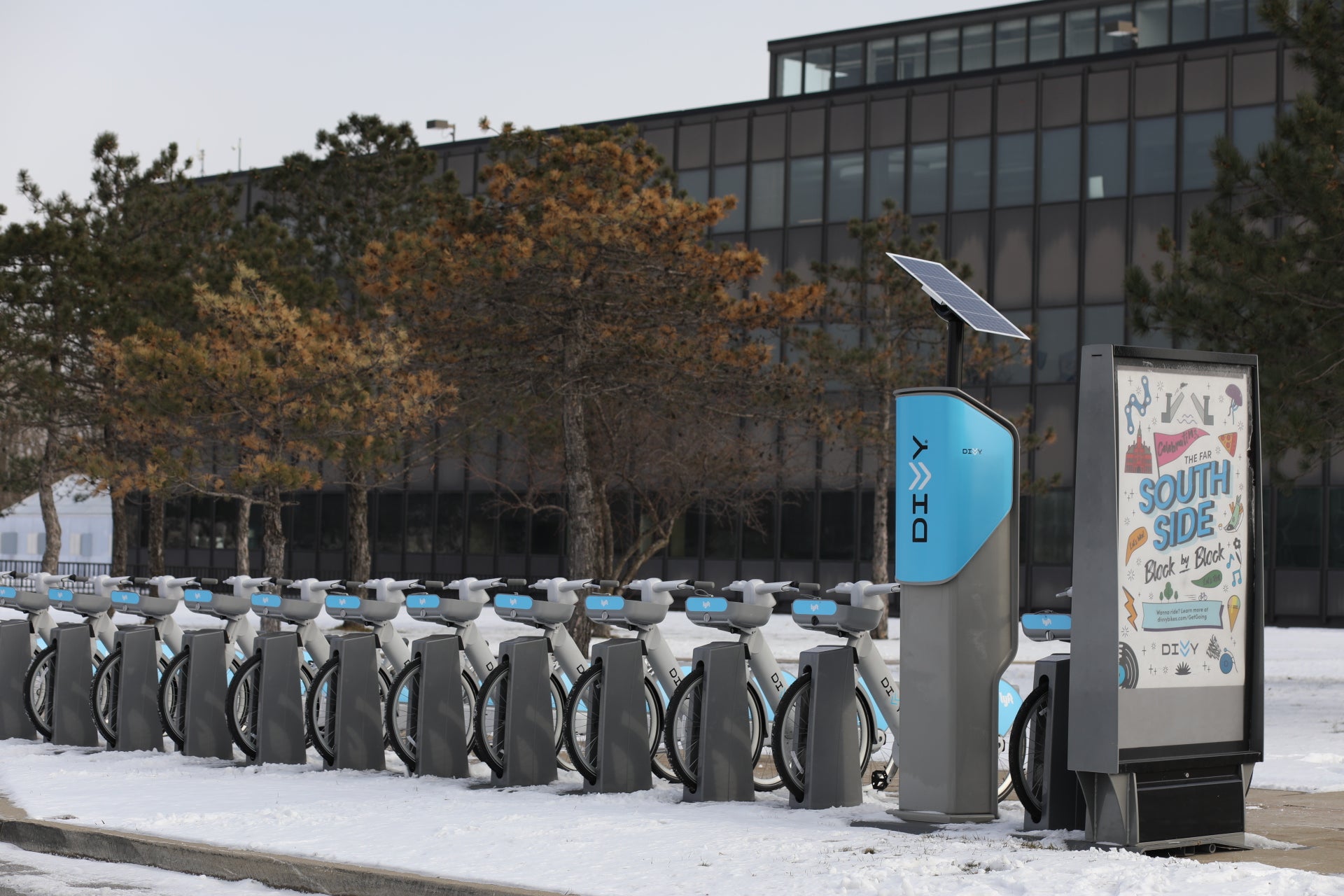 City Colleges, CDOT and Divvy Unveil new Bikeshare Station at Olive-Harvey College, Offer No-cost Divvy Memberships to Students