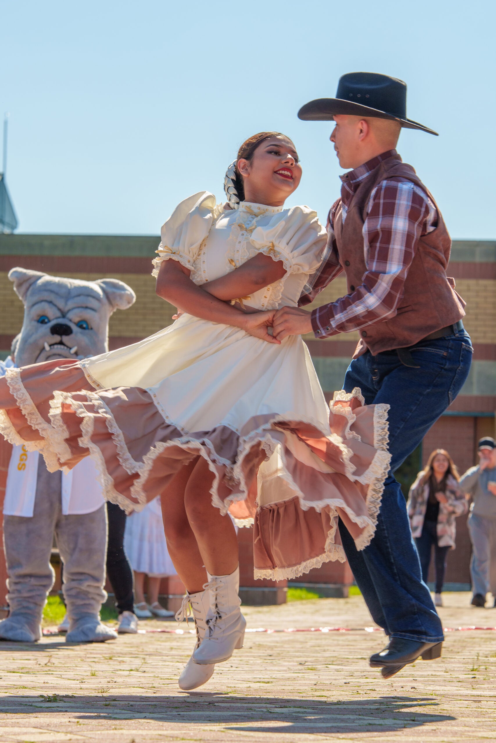 Arturo Velasquez Institute held Community Fall Fest to celebrate its 30th Anniversary of service to Chicago, see the photos